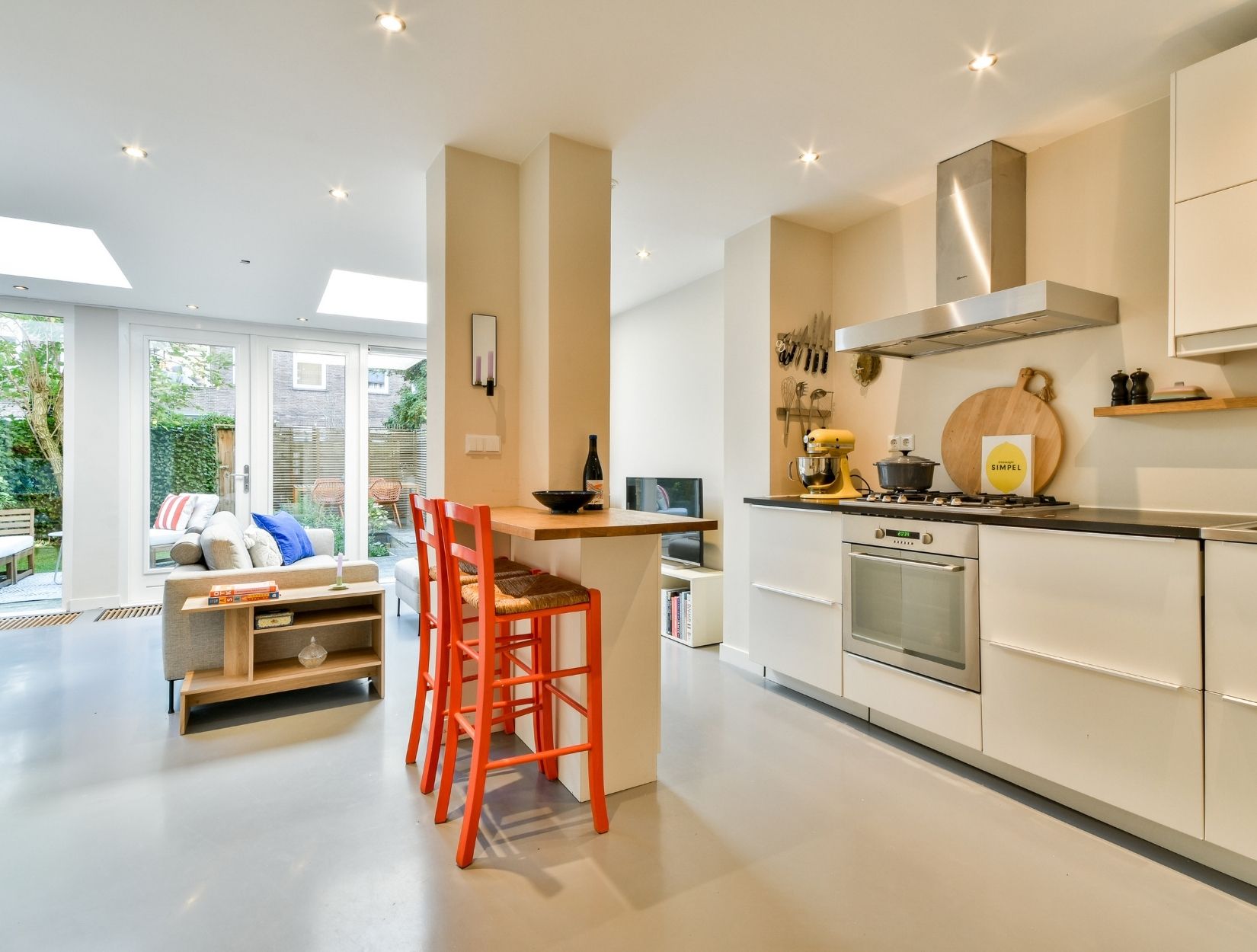 How long does exterior pressure washing take?